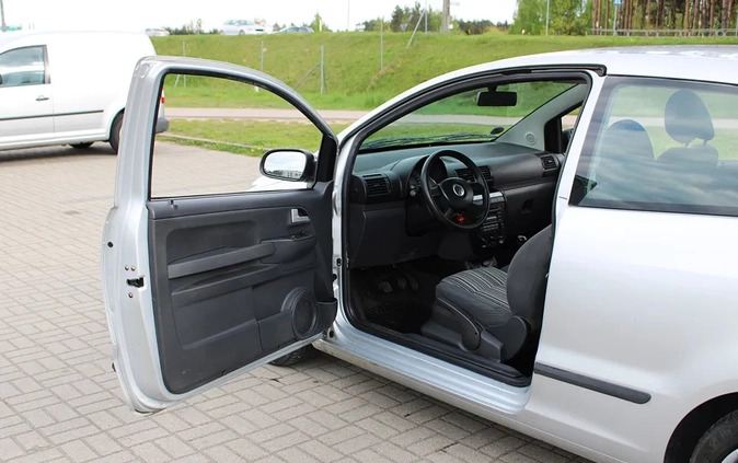 Volkswagen Fox cena 7900 przebieg: 229000, rok produkcji 2006 z Okonek małe 379